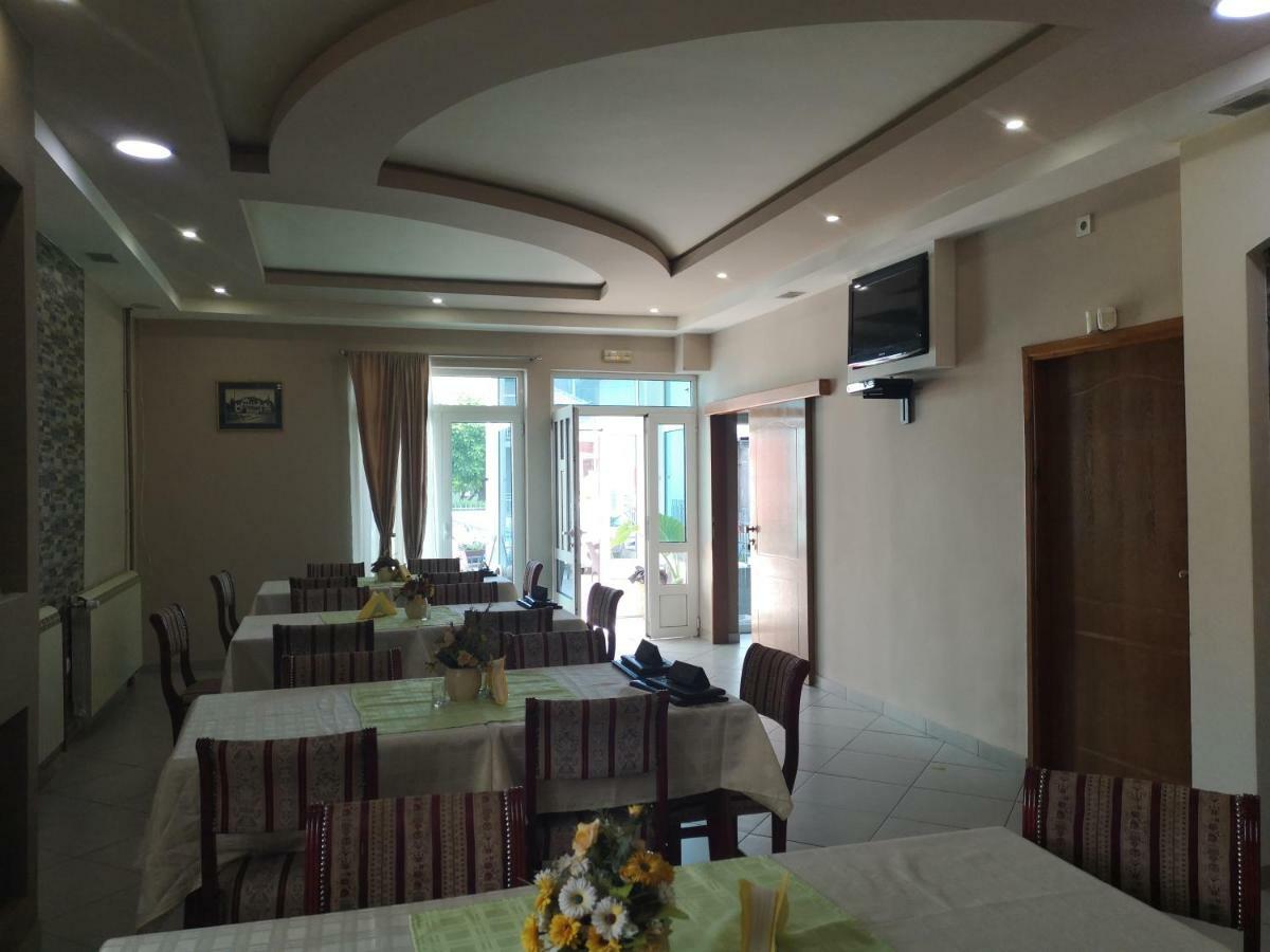 Hotel Delta Πλιέβλια Εξωτερικό φωτογραφία
